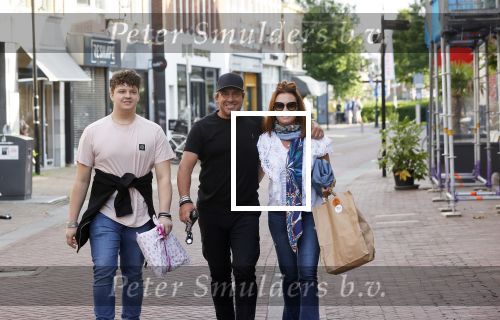 Alkmaar 7 juli 2021
Mary Borsato viert haar 76e verjaardag bij rstaurnt Pluim in Alkmaar.
Aanwezig marco Borsato met zijn vrouw Leontine , Armando Borsato met zijn vriendin en dochters . Silvana Borsato met haar dochter . Ook Senna is erbij.