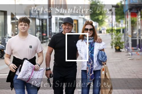 Alkmaar 7 juli 2021
Mary Borsato viert haar 76e verjaardag bij rstaurnt Pluim in Alkmaar.
Aanwezig marco Borsato met zijn vrouw Leontine , Armando Borsato met zijn vriendin en dochters . Silvana Borsato met haar dochter . Ook Senna is erbij.