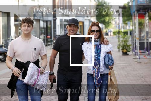 Alkmaar 7 juli 2021
Mary Borsato viert haar 76e verjaardag bij rstaurnt Pluim in Alkmaar.
Aanwezig marco Borsato met zijn vrouw Leontine , Armando Borsato met zijn vriendin en dochters . Silvana Borsato met haar dochter . Ook Senna is erbij.