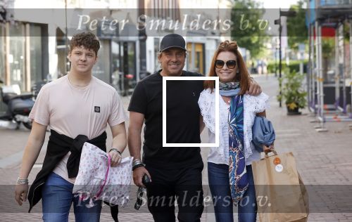Alkmaar 7 juli 2021
Mary Borsato viert haar 76e verjaardag bij rstaurnt Pluim in Alkmaar.
Aanwezig marco Borsato met zijn vrouw Leontine , Armando Borsato met zijn vriendin en dochters . Silvana Borsato met haar dochter . Ook Senna is erbij.