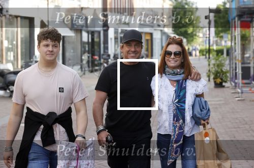 Alkmaar 7 juli 2021
Mary Borsato viert haar 76e verjaardag bij rstaurnt Pluim in Alkmaar.
Aanwezig marco Borsato met zijn vrouw Leontine , Armando Borsato met zijn vriendin en dochters . Silvana Borsato met haar dochter . Ook Senna is erbij.