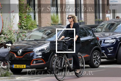 Amsterdam 22 juli 2021
Herdenkingsdienst van Peter R de Vries in Carre .
Matthijs v Nieuwkerk met zijn vriendin Martha Riemsma in gesprek met Eva Jinek en haar manager Kristien v Dillen