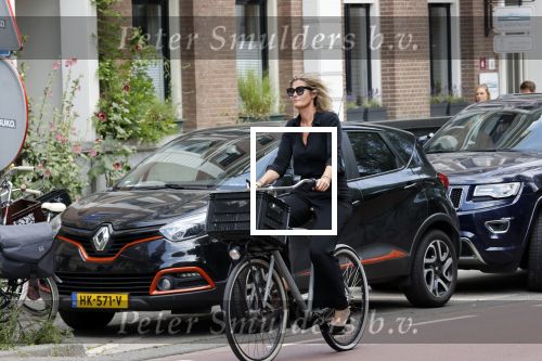 Amsterdam 22 juli 2021
Herdenkingsdienst van Peter R de Vries in Carre .
Matthijs v Nieuwkerk met zijn vriendin Martha Riemsma in gesprek met Eva Jinek en haar manager Kristien v Dillen