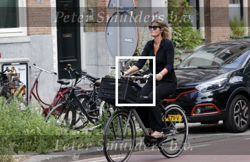 Amsterdam 22 juli 2021
Herdenkingsdienst van Peter R de Vries in Carre .
Matthijs v Nieuwkerk met zijn vriendin Martha Riemsma in gesprek met Eva Jinek en haar manager Kristien v Dillen