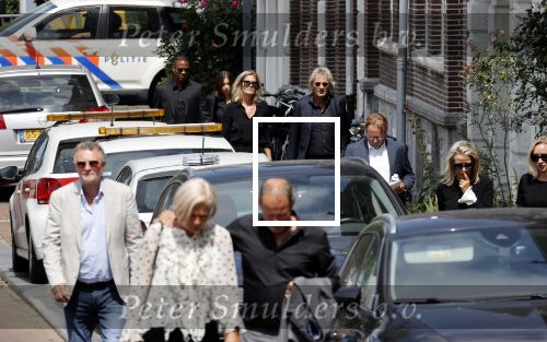 Amsterdam 22 juli 2021
Herdenkingsdienst van Peter R de Vries in Carre .
Matthijs v Nieuwkerk met zijn vriendin Martha Riemsma
