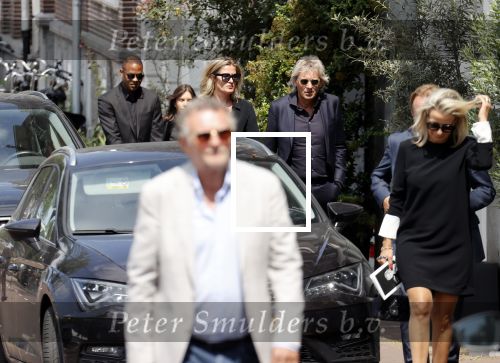 Amsterdam 22 juli 2021
Herdenkingsdienst van Peter R de Vries in Carre .
Matthijs v Nieuwkerk met zijn vriendin Martha Riemsma