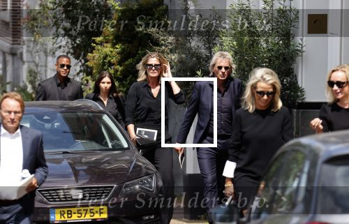 Amsterdam 22 juli 2021
Herdenkingsdienst van Peter R de Vries in Carre .
Matthijs v Nieuwkerk met zijn vriendin Martha Riemsma