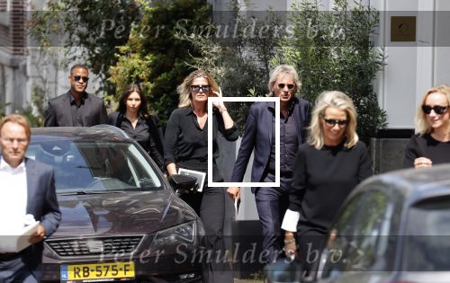Amsterdam 22 juli 2021
Herdenkingsdienst van Peter R de Vries in Carre .
Matthijs v Nieuwkerk met zijn vriendin Martha Riemsma