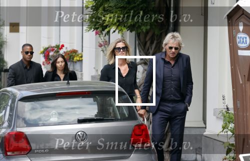 Amsterdam 22 juli 2021
Herdenkingsdienst van Peter R de Vries in Carre .
Matthijs v Nieuwkerk met zijn vriendin Martha Riemsma