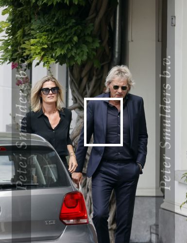Amsterdam 22 juli 2021
Herdenkingsdienst van Peter R de Vries in Carre .
Matthijs v Nieuwkerk met zijn vriendin Martha Riemsma
