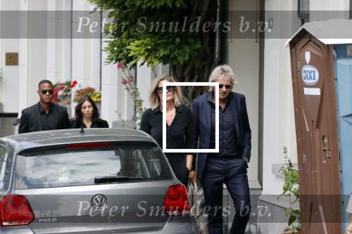 Amsterdam 22 juli 2021
Herdenkingsdienst van Peter R de Vries in Carre .
Matthijs v Nieuwkerk met zijn vriendin Martha Riemsma
