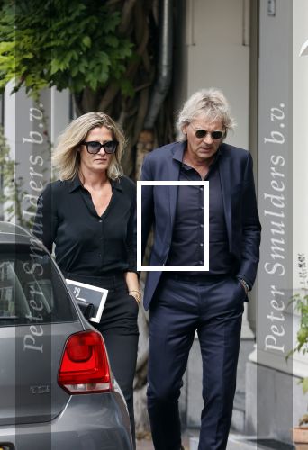 Amsterdam 22 juli 2021
Herdenkingsdienst van Peter R de Vries in Carre .
Matthijs v Nieuwkerk met zijn vriendin Martha Riemsma