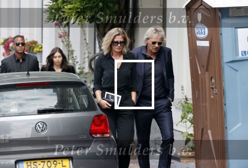 Amsterdam 22 juli 2021
Herdenkingsdienst van Peter R de Vries in Carre .
Matthijs v Nieuwkerk met zijn vriendin Martha Riemsma