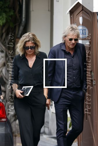 Amsterdam 22 juli 2021
Herdenkingsdienst van Peter R de Vries in Carre .
Matthijs v Nieuwkerk met zijn vriendin Martha Riemsma
