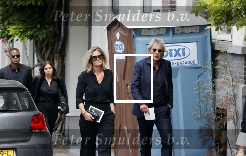 Amsterdam 22 juli 2021
Herdenkingsdienst van Peter R de Vries in Carre .
Matthijs v Nieuwkerk met zijn vriendin Martha Riemsma