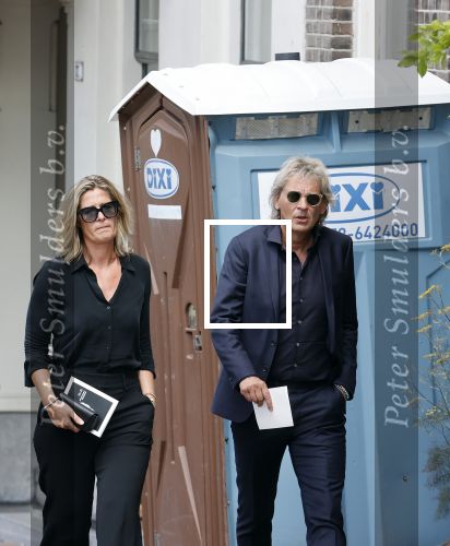Amsterdam 22 juli 2021
Herdenkingsdienst van Peter R de Vries in Carre .
Matthijs v Nieuwkerk met zijn vriendin Martha Riemsma