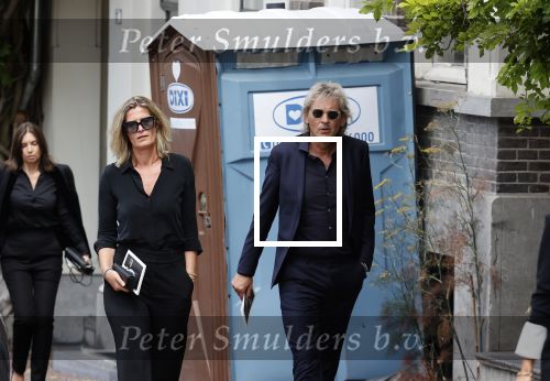 Amsterdam 22 juli 2021
Herdenkingsdienst van Peter R de Vries in Carre .
Matthijs v Nieuwkerk met zijn vriendin Martha Riemsma