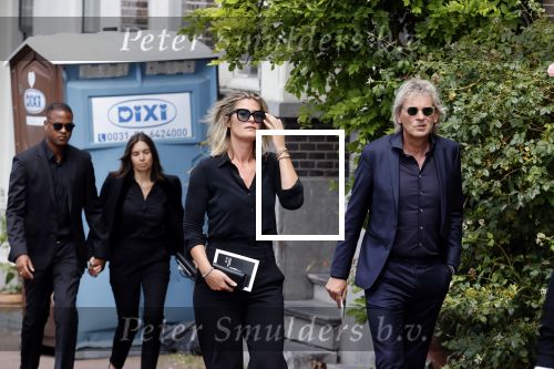 Amsterdam 22 juli 2021
Herdenkingsdienst van Peter R de Vries in Carre .
Matthijs v Nieuwkerk met zijn vriendin Martha Riemsma