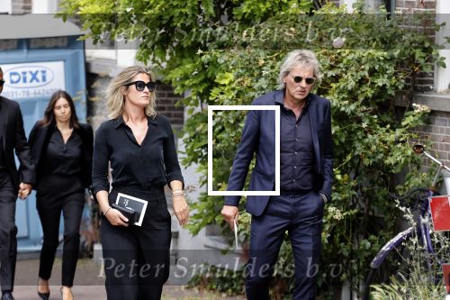 Amsterdam 22 juli 2021
Herdenkingsdienst van Peter R de Vries in Carre .
Matthijs v Nieuwkerk met zijn vriendin Martha Riemsma