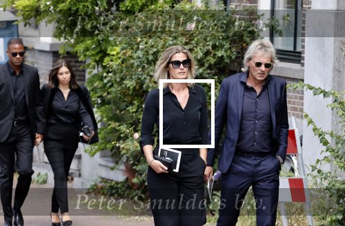 Amsterdam 22 juli 2021
Herdenkingsdienst van Peter R de Vries in Carre .
Matthijs v Nieuwkerk met zijn vriendin Martha Riemsma