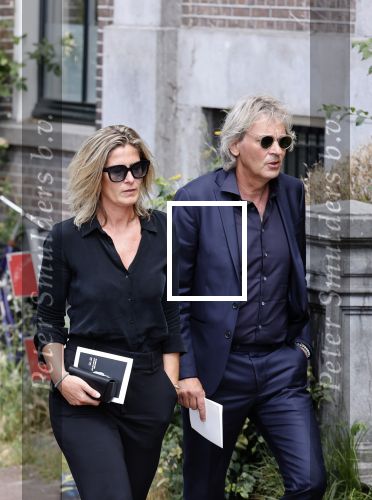 Amsterdam 22 juli 2021
Herdenkingsdienst van Peter R de Vries in Carre .
Matthijs v Nieuwkerk met zijn vriendin Martha Riemsma