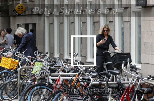 Amsterdam 22 juli 2021
Herdenkingsdienst van Peter R de Vries in Carre .
Matthijs v Nieuwkerk met zijn vriendin Martha Riemsma