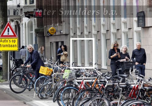 Amsterdam 22 juli 2021
Herdenkingsdienst van Peter R de Vries in Carre .
Matthijs v Nieuwkerk met zijn vriendin Martha Riemsma