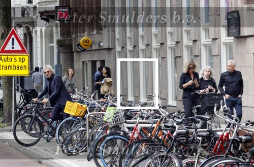 Amsterdam 22 juli 2021
Herdenkingsdienst van Peter R de Vries in Carre .
Matthijs v Nieuwkerk met zijn vriendin Martha Riemsma