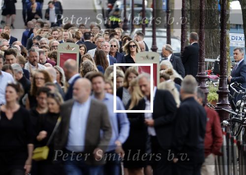 Amsterdam 22 juli 2021
Herdenkingsdienst van Peter R de Vries in Carre . Matthijs v Nieuwkerk kwam met zijn nieuwe vriendin Martha Riemsma
