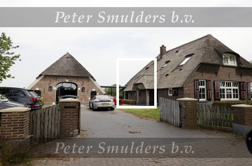 Epse 18 juni 2021
Huis Mc Snelle in Epse . Hij heeft er ook een studio bij waar hij opnames maakt van zijn liedjes.