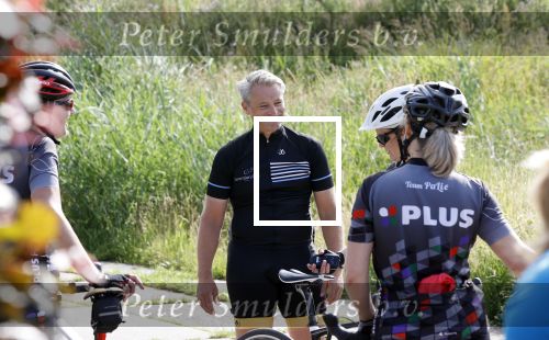Zevenhuizen 4 juli 2021
Leontien v Moorsel Wendy v Dijk en Anouk Smulders gaan met 500 vrouwen de Amstel Gold race rijden . Vandaag was er een training . Ook Michael Zijlaard en zijn broer Ron reden mee.
