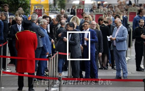 Amsterdam 22 juli 2021
Herdenkingsdienst van Peter R de Vries in Carre .
De moeder van Nicky Verstappen omhelst Dave Mattheijs, Officier van Justitie in de zaak Verstappen