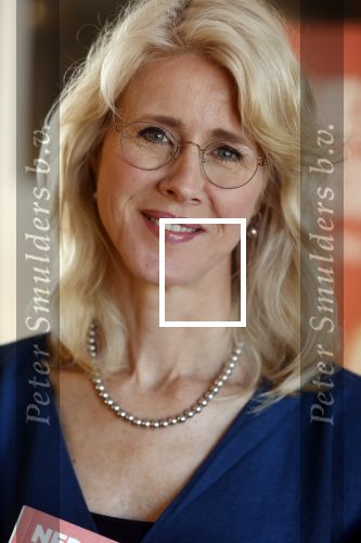 Amsterdam 8 juli 2021
Boekpresentatie Nicolette v Dam en Bas Smit bij boekhandel Scheltema. Mona Keijzer ontvangt het eerste boek .