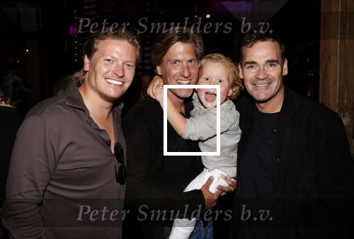 Amsterdam 6 juli 2021
Boekpresentatie Niels Houtepen bij de Harbour Club . Niels met Thomas Berge en Jeroen v d Boom