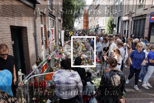 Amsterdam 16 juli 2021
Bloemenzee op de lange leidsedwarsstraat waar Peter R de Vries neergeschoten/ vermoord  is