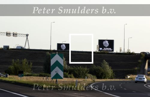 Amsterdam A4 18 juli 2021
Bloemenzee voor Peter R de Vries en Abri van Peter bij schiphol naast de A4