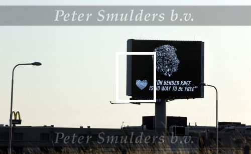 Amsterdam A4 18 juli 2021
Bloemenzee voor Peter R de Vries en Abri van Peter bij schiphol naast de A4