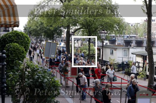 Amsterdam 21 juli 2021
Het publiek kan afscheid nemen van Peter R de Vries . Peter ligt opgebaard in Carre . er komen duizenden mensen langs.