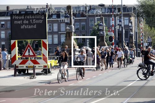 Amsterdam 21 juli 2021
Het publiek kan afscheid nemen van Peter R de Vries . Peter ligt opgebaard in Carre . er komen duizenden mensen langs.