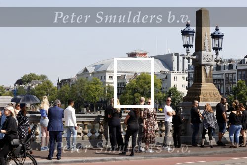 Amsterdam 21 juli 2021
Het publiek kan afscheid nemen van Peter R de Vries . Peter ligt opgebaard in Carre . er komen duizenden mensen langs.