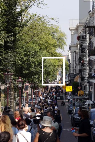 Amsterdam 21 juli 2021
Het publiek kan afscheid nemen van Peter R de Vries . Peter ligt opgebaard in Carre . er komen duizenden mensen langs.