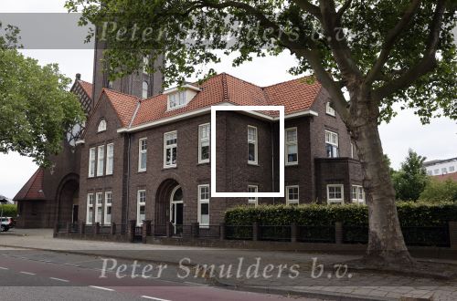 Enschede 22 juni 2021
Pieter Omtzigt wandelt elke dag een paar uur om tot rust te komen . Pieter zijn huis waar hij met zijn vrouw Ayfer Koc woont