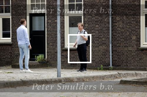 Enschede 22 juni 2021
Pieter Omtzigt wandelt elke dag een paar uur om tot rust te komen . Nick Dijkman staat met Pieter Omtzigt te kletsen.