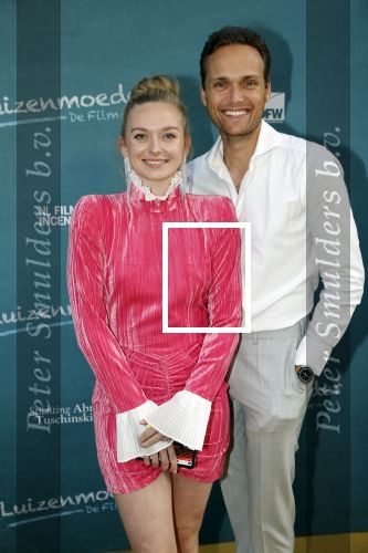 Amsterdam 16 juli 2021
Premiere de Luizenmoeder in Tuschinski.
Pim Wessels met partner Pip Pellens