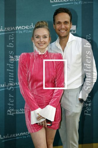 Amsterdam 16 juli 2021
Premiere de Luizenmoeder in Tuschinski.
Pim Wessels met partner Pip Pellens