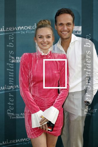 Amsterdam 16 juli 2021
Premiere de Luizenmoeder in Tuschinski.
Pim Wessels met partner Pip Pellens