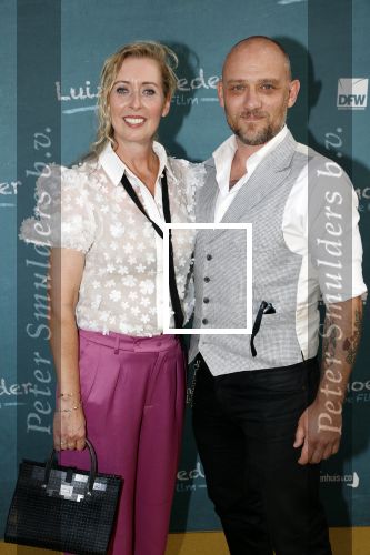 Amsterdam 16 juli 2021
Premiere de Luizenmoeder in Tuschinski. Plien van Bennekom met haar man