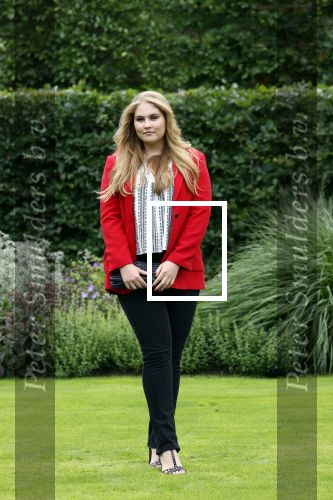 Den haag 16 juli 2021
Koninklijk fotouurtje met Koning Willem Alexander Koningin Maxima Prinses Amalia Alexia en Ariane in de tuin van Paleis Huis ten Bosch.