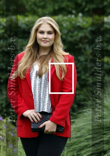 Den haag 16 juli 2021
Koninklijk fotouurtje met Koning Willem Alexander Koningin Maxima Prinses Amalia Alexia en Ariane in de tuin van Paleis Huis ten Bosch.
