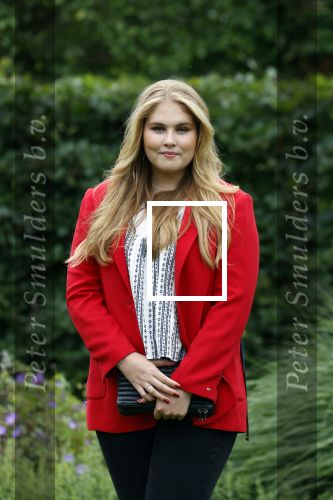 Den haag 16 juli 2021
Koninklijk fotouurtje met Koning Willem Alexander Koningin Maxima Prinses Amalia Alexia en Ariane in de tuin van Paleis Huis ten Bosch.